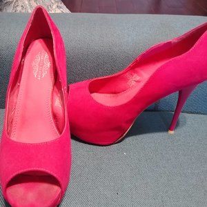 Fuschia 6" velvet stilletto 10M